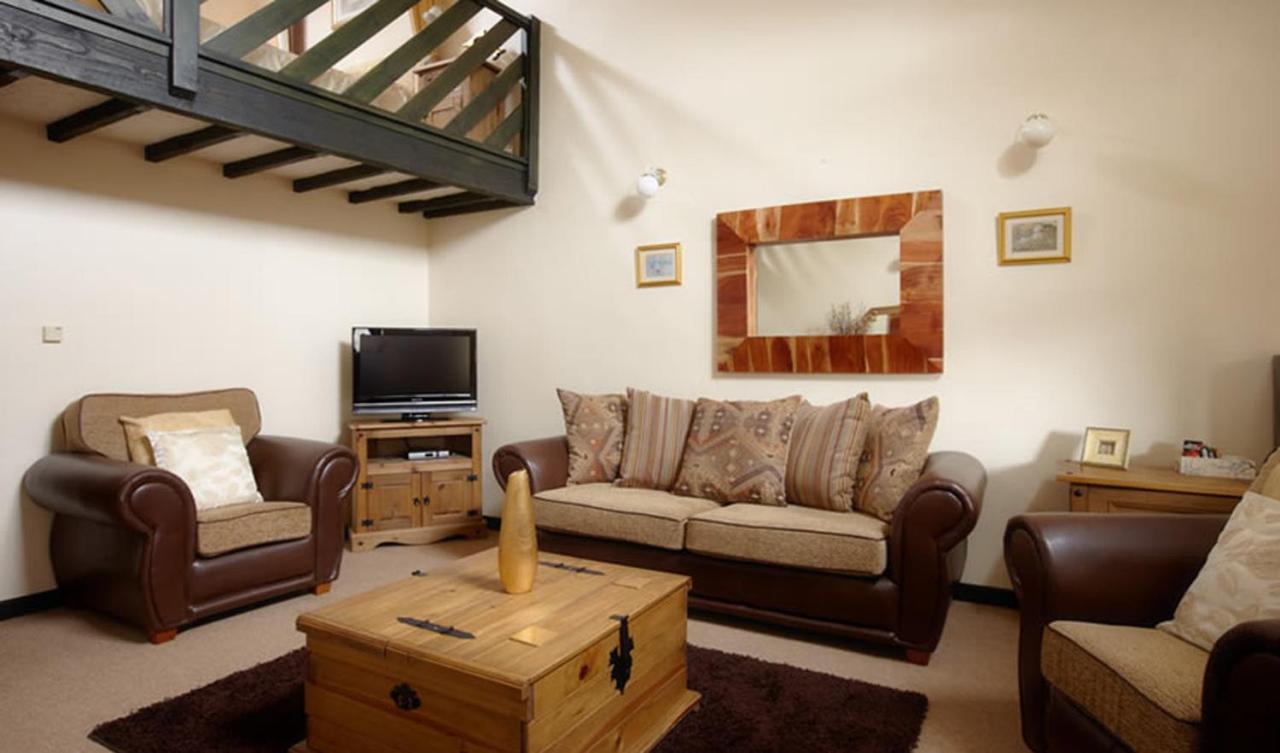 Miltons Country Lodge Lower Langford Buitenkant foto
