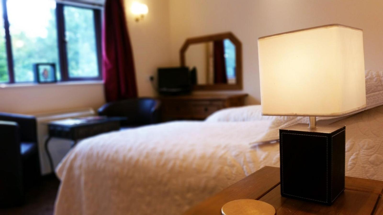 Miltons Country Lodge Lower Langford Buitenkant foto