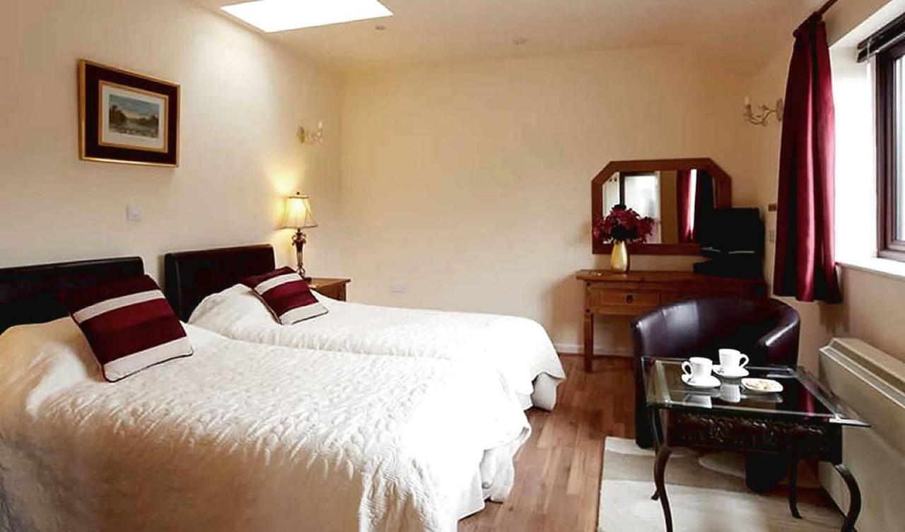 Miltons Country Lodge Lower Langford Buitenkant foto
